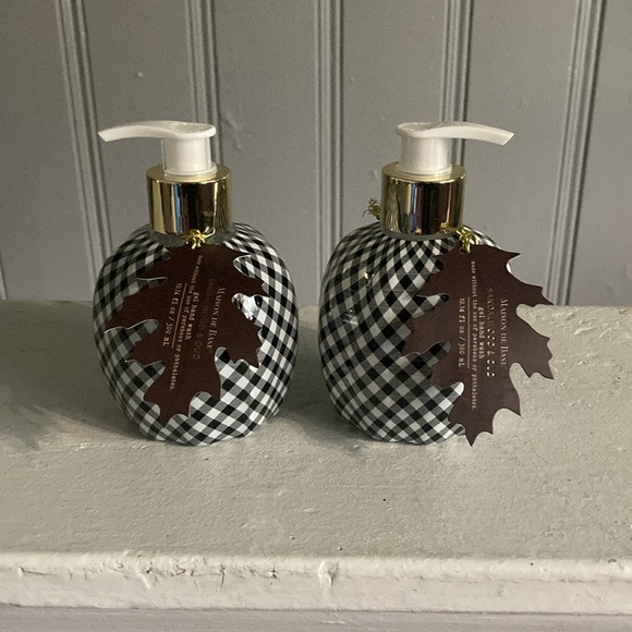 NWT 2- Maison De Base- Buffalo Check Pumpkin Sandalwood & OUD Scented Hand Soaps - Picture 12 of 17